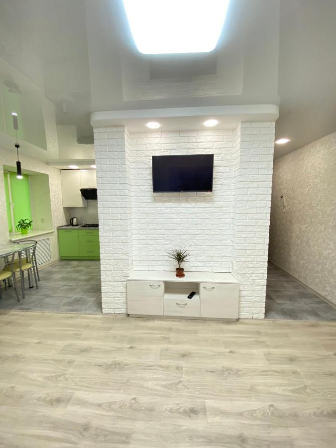 Suite Mira Avenue Center Двухкомнатная Квартира В Центре Возле Тц Цум Černihiv Esterno foto
